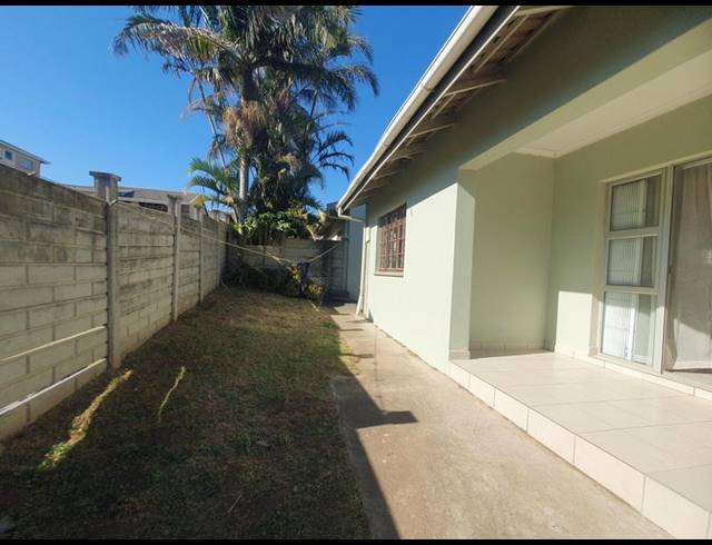 2 BEDROOM TOWNHOUSE FOR SALE IN UVONGO